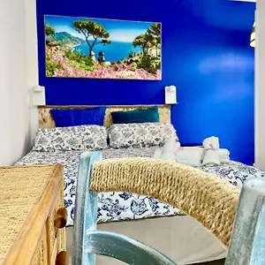 Blu Airport Bed & Breakfast